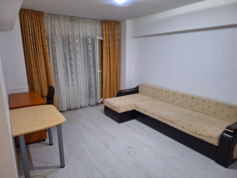 Berceni, Aparatori, Univ. Spiru Haret, 3 min de metrou, ac, tv, renovat