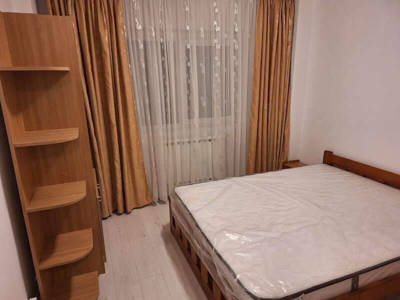 Berceni, Aparatori, Univ. Spiru Haret, 3 min de metrou, ac, tv, renovat