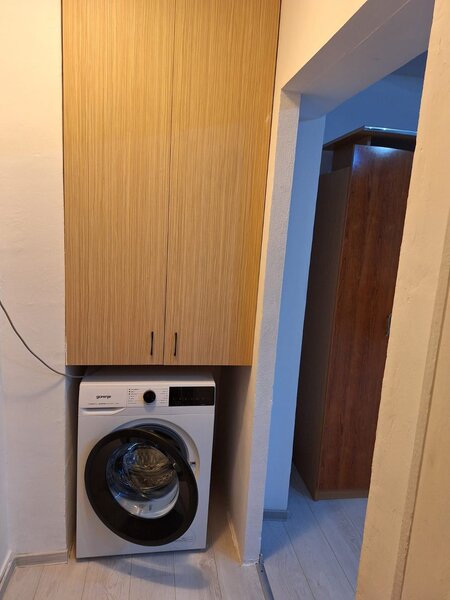 Berceni, Aparatori, Univ. Spiru Haret, 3 min de metrou, ac, tv, renovat