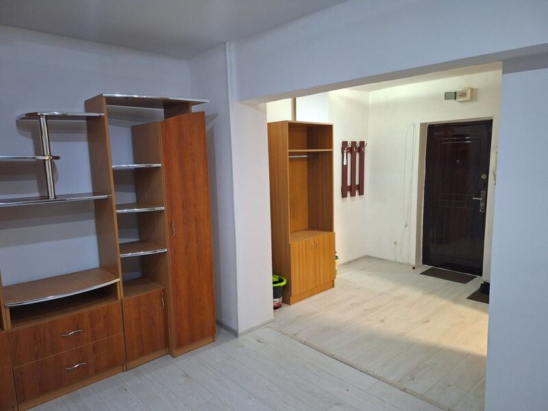 Berceni, Aparatori, Univ. Spiru Haret, 3 min de metrou, ac, tv, renovat
