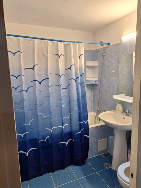 Berceni, Aparatori, Univ. Spiru Haret, 3 min de metrou, ac, tv, renovat